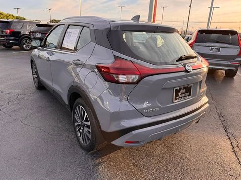 Used 2021 Nissan Kicks SV FWD image 3