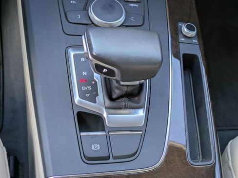 Used 2019 Audi Q5 2.0T Premium w/ Convenience Package AWD/4WD image 14