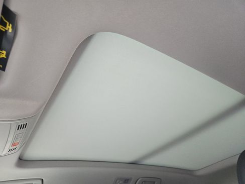 New 2026 Volkswagen Taos SE image 20