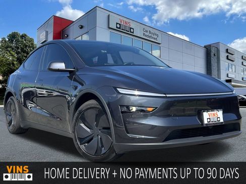 Used 2026 Tesla Model Y AWD image 1