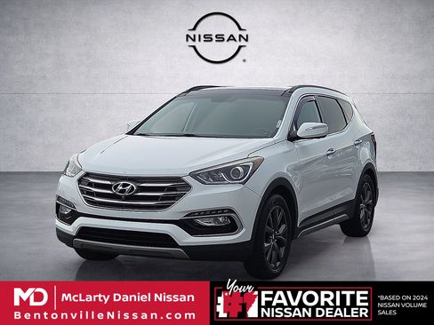 Used 2017 Hyundai Santa Fe Sport FWD image 2