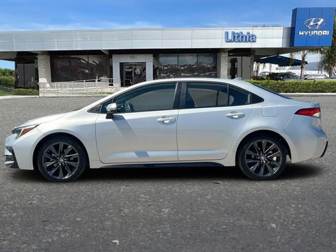 Used 2025 Toyota Corolla SE FWD image 6