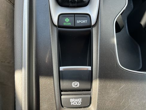 Used 2018 Honda Accord Touring image 27