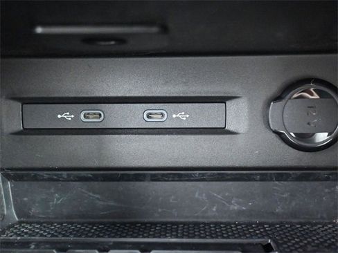 Certified 2025 Volkswagen Taos SE image 22