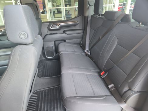 Used 2023 Chevrolet Silverado 1500 LT AWD/4WD image 11