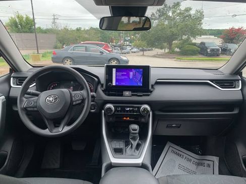 Used 2025 Toyota RAV4 XLE AWD/4WD image 14