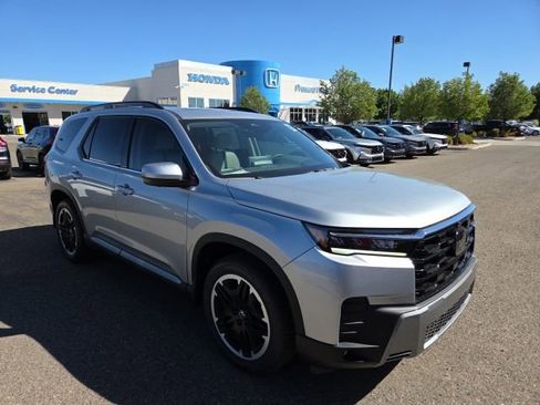 New 2026 Honda Pilot image 2