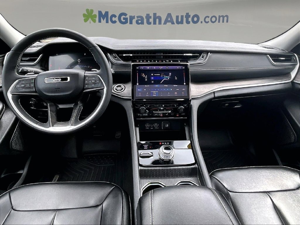 Used 2023 Jeep Grand Cherokee Limited AWD/4WD image 9