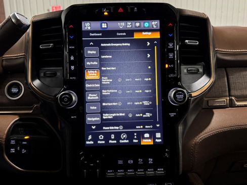 Used 2024 RAM 2500 Limited w/ Safety Group image 14