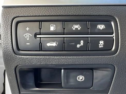 Used 2018 Genesis G80 3.3T Sport image 46