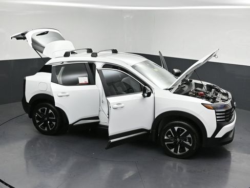 New 2026 Nissan Kicks SV w/ Cold Weather Package AWD/4WD image 29