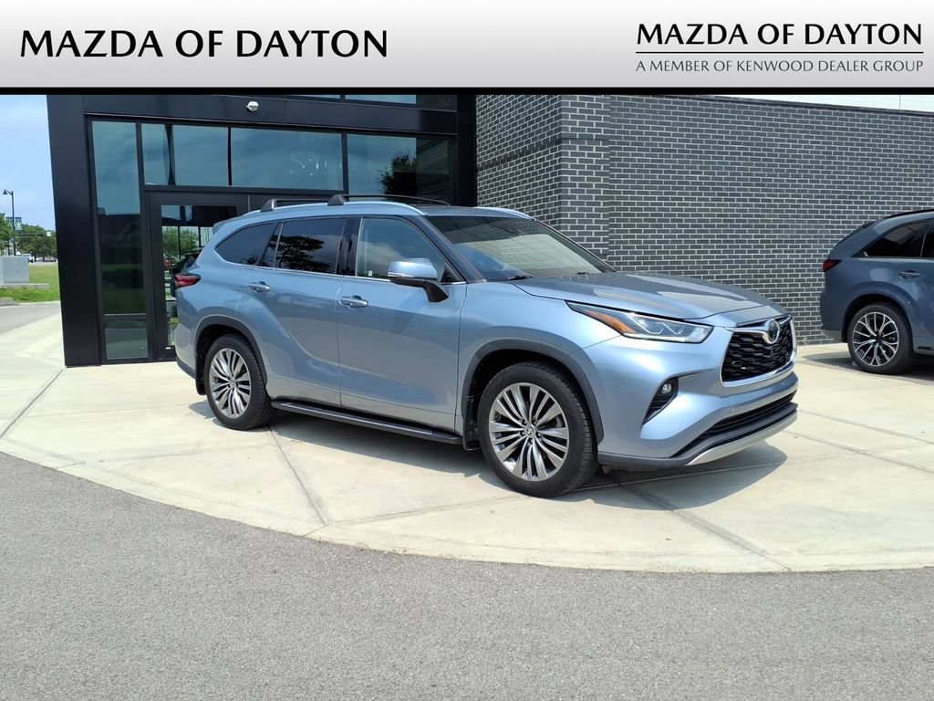 Used 2020 Toyota Highlander Platinum AWD/4WD image 1