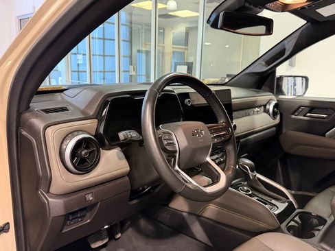 Used 2024 Chevrolet Colorado ZR2 w/ ZR2 Convenience Package III image 9