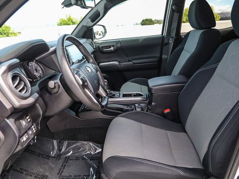 Used 2023 Toyota Tacoma TRD Off-Road AWD/4WD image 17