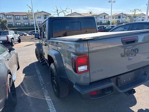 Used 2023 Jeep Gladiator Sport w/ Trailer Tow Package AWD/4WD image 12