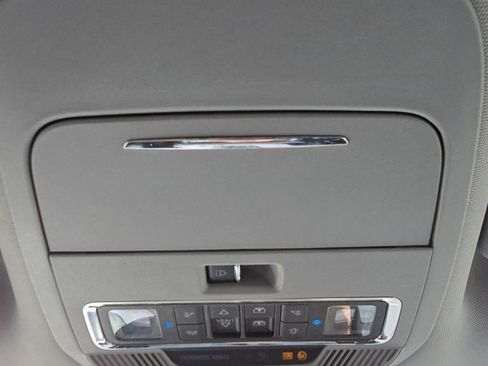 Used 2023 Ford F250 Lariat w/ Chrome Package image 34