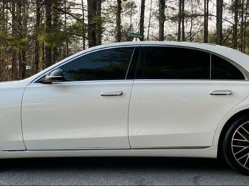 Used 2022 Mercedes-Benz S 580 4MATIC Sedan image 4