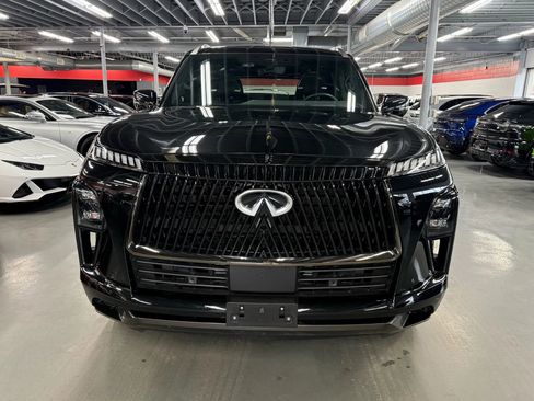 Used 2025 INFINITI QX80 Autograph w/ Premium Cargo Package image 2