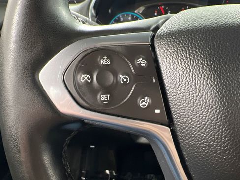 Used 2023 Chevrolet Traverse LT image 17