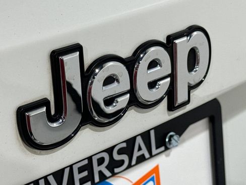 Used 2020 Jeep Renegade Limited w/ LED Lighting Group image 29