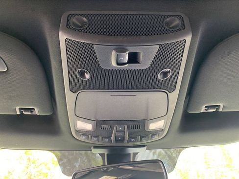 Used 2017 Ford F150 Platinum w/ Equipment Group 701A Luxury AWD/4WD image 19
