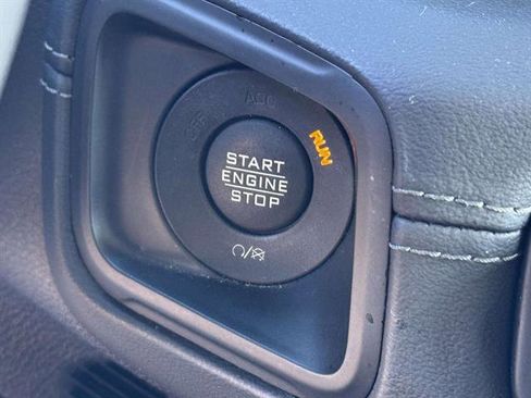 Used 2024 Jeep Wrangler Unlimited Sahara image 25