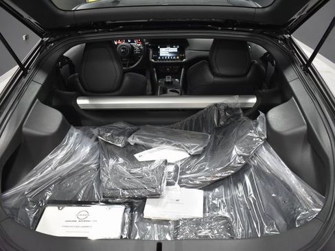 Certified 2024 Nissan Z Performance w/ Floor Mat Package image 32