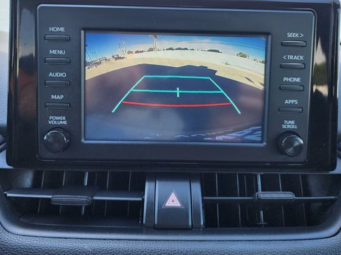 Used 2019 Toyota RAV4 LE image 14