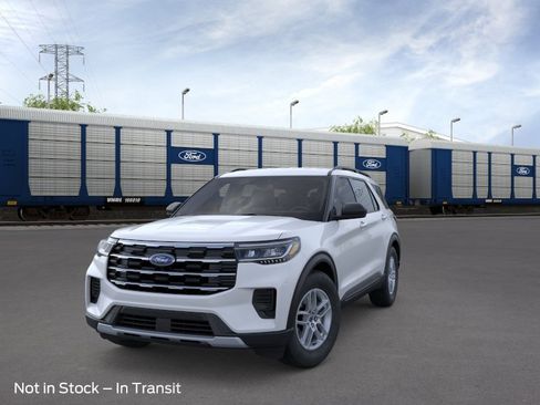 New 2026 Ford Explorer Active RWD image 2