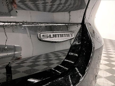 Used 2023 Jeep Grand Cherokee L Summit AWD/4WD image 9