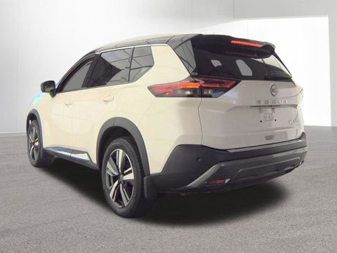 Used 2023 Nissan Rogue SL AWD/4WD image 3