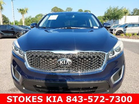 Used 2016 Kia Sorento LX w/ LX Convenience Package FWD image 2