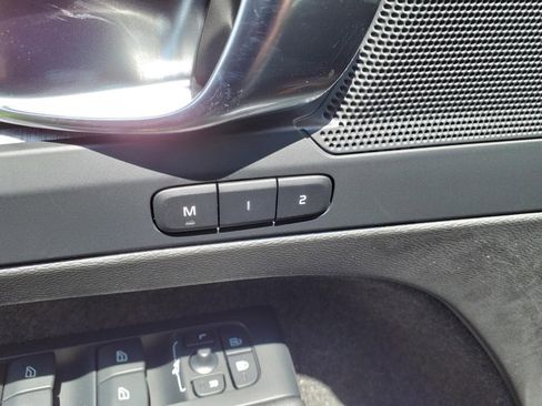 New 2025 Volvo XC40 B5 Core w/ Protection Package Premier image 12