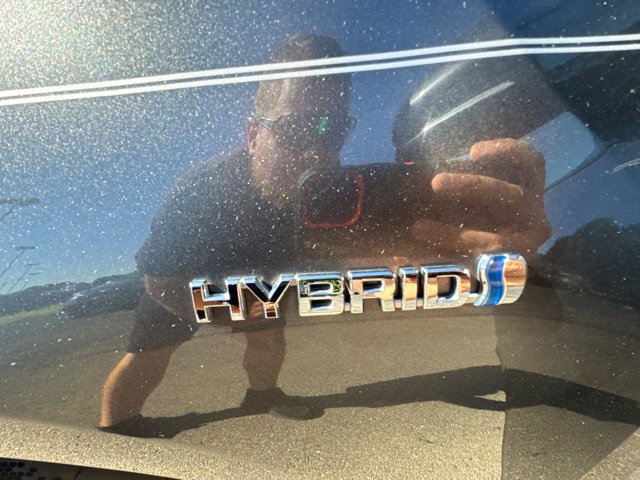 Used 2017 Toyota Prius Three w/ Carpet Mat Package FWD image 10