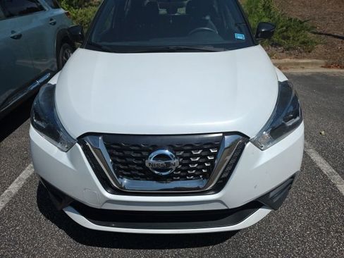 Used 2019 Nissan Kicks SR FWD image 16