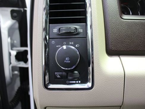 Used 2017 RAM 1500 Laramie RWD image 11