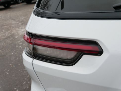 Used 2022 Jeep Grand Cherokee L Laredo image 17