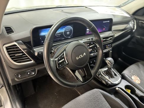Used 2024 Kia Seltos S FWD image 7