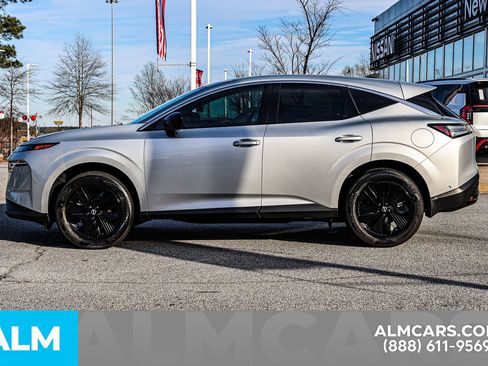 Certified 2025 Nissan Murano SV image 9