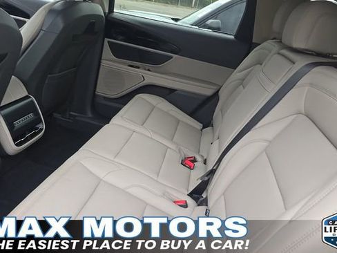 Used 2024 Lincoln Nautilus Premier AWD/4WD image 15