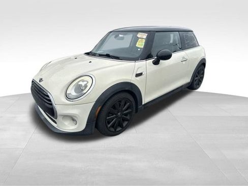 Used 2017 MINI Cooper 2-Door Hardtop FWD image 3
