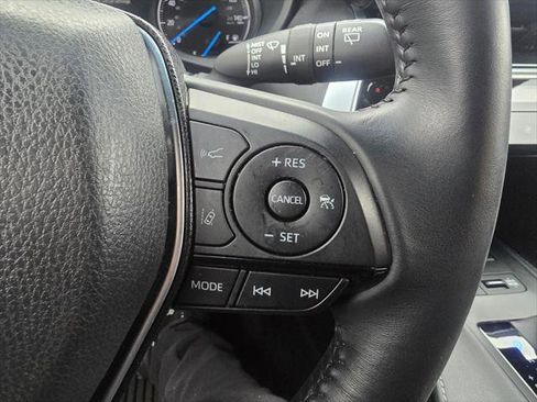 Certified 2023 Toyota Venza XLE image 21