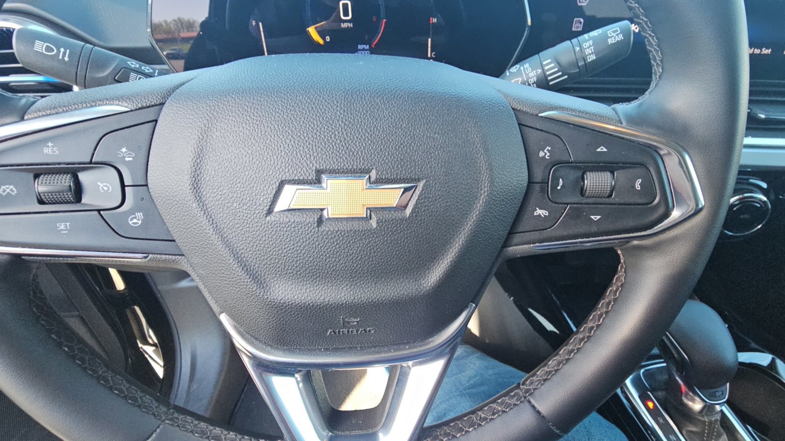 Used 2024 Chevrolet Trax LT w/ Driver Confidence Package FWD image 12