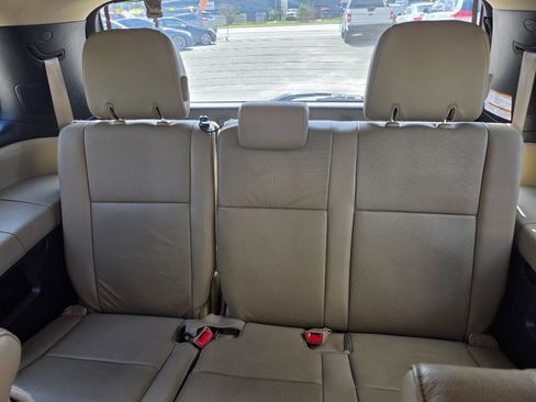 Used 2016 Toyota Sequoia Platinum RWD image 40