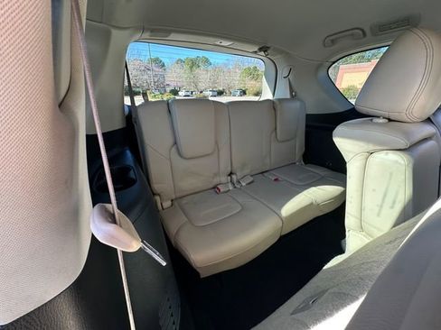 Used 2022 Nissan Armada SL image 18