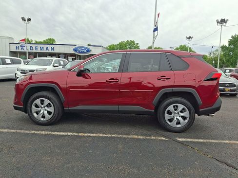 Used 2023 Toyota RAV4 LE AWD/4WD image 4