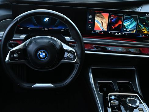 Certified 2024 BMW i7 eDrive50 image 14