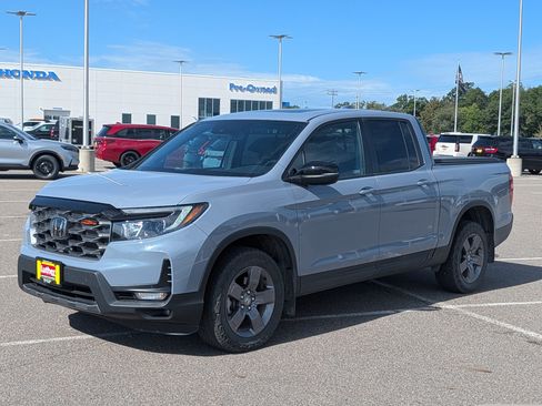 Used 2024 Honda Ridgeline TrailSport image 2