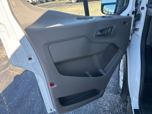 Used 2023 Ford Transit 350 XLT image 23