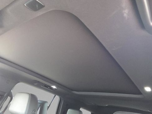 Used 2024 Chevrolet Tahoe Z71 w/ Luxury Package image 17